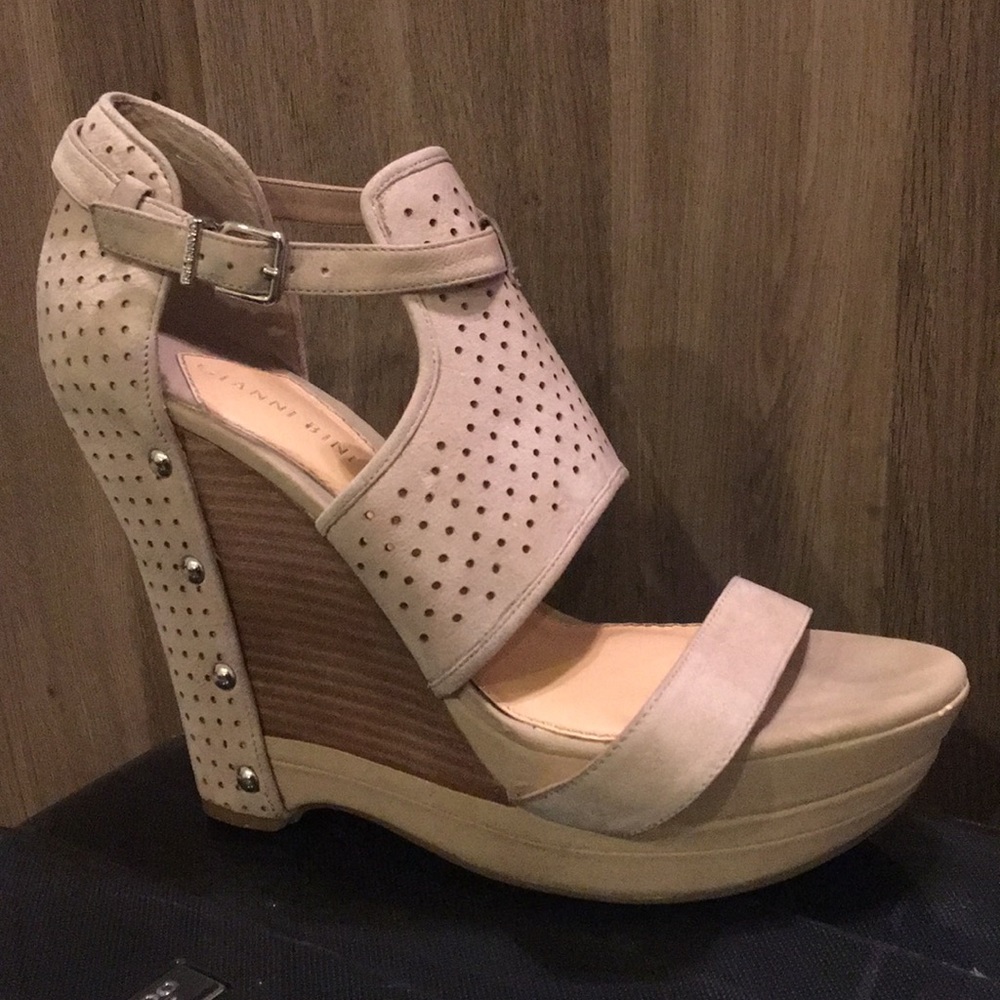 Gianni Bini Perfed wedges